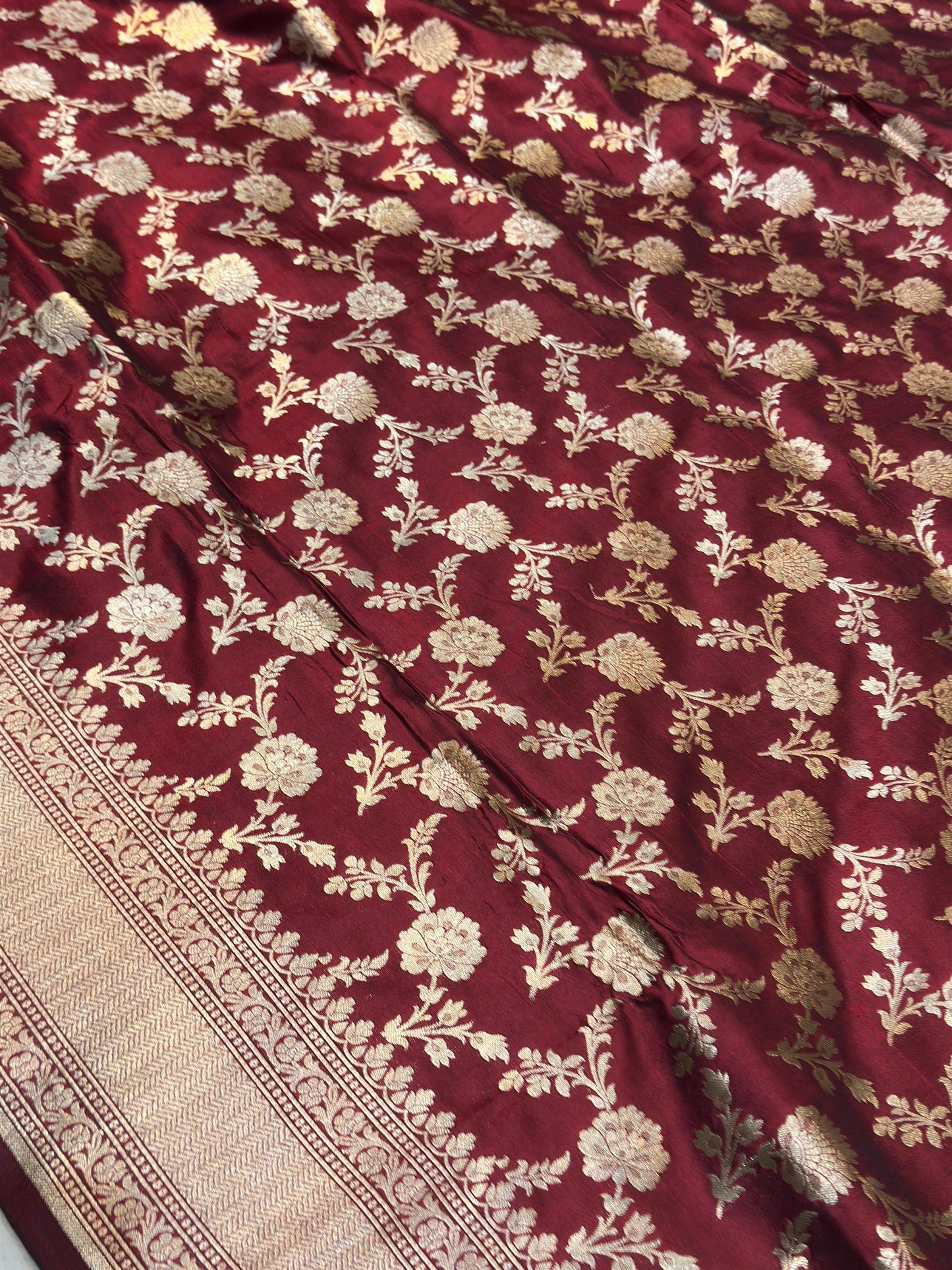 Banaras 100% Pure katan Silk Saree with allover beautiful jaal design On full body