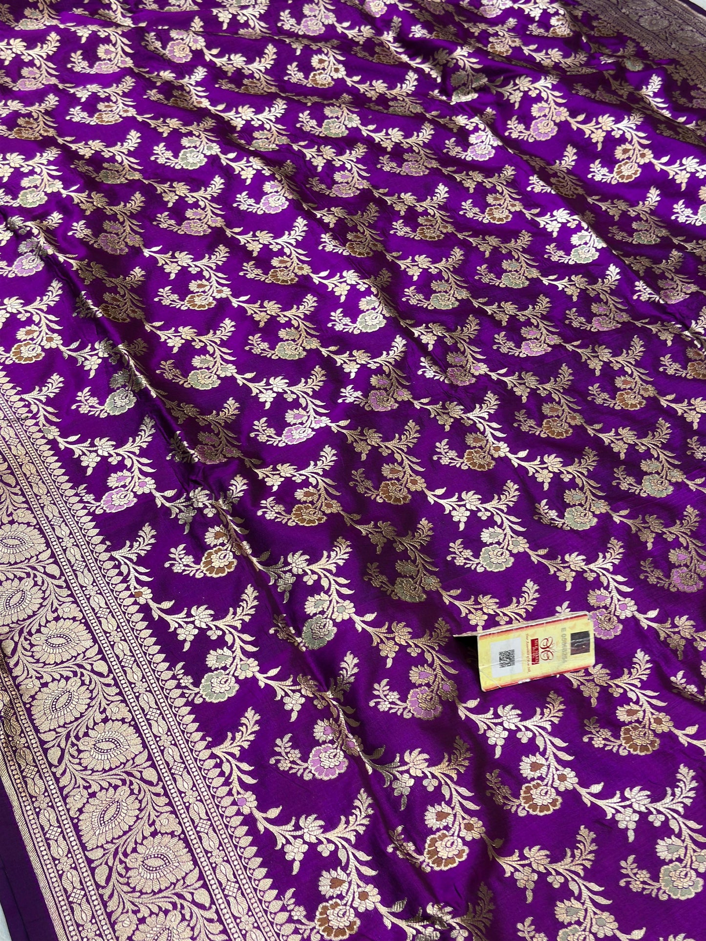 Banaras 100% Pure katan Silk Saree with allover beautiful Mina jaal design