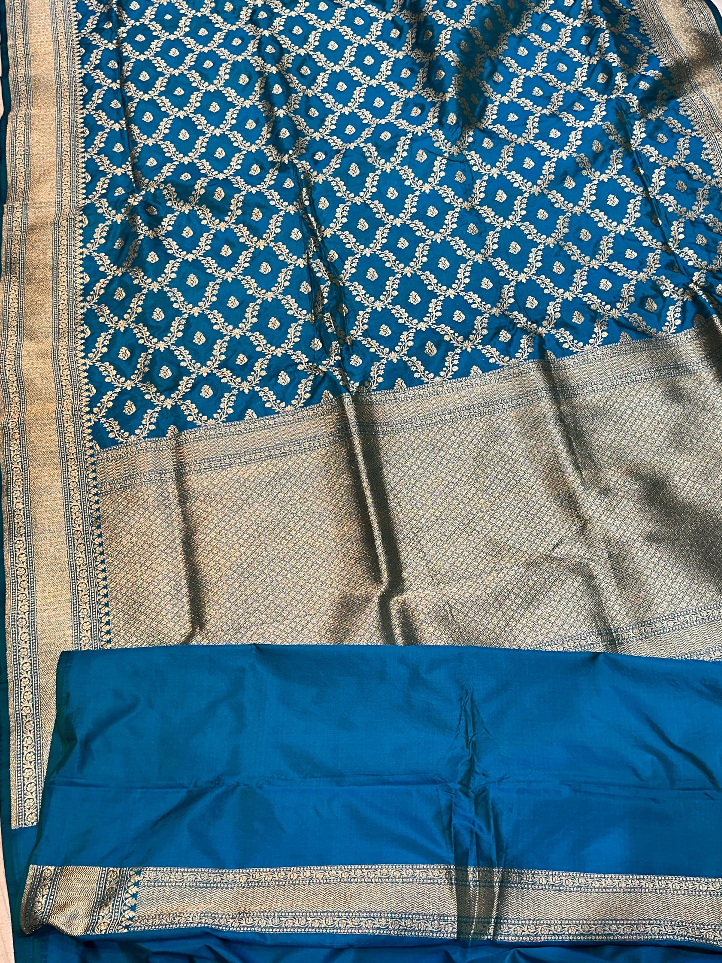 Banaras 100% Pure katan Premium Jaal Silk Saree with allover beautiful Water Zari Jaal design