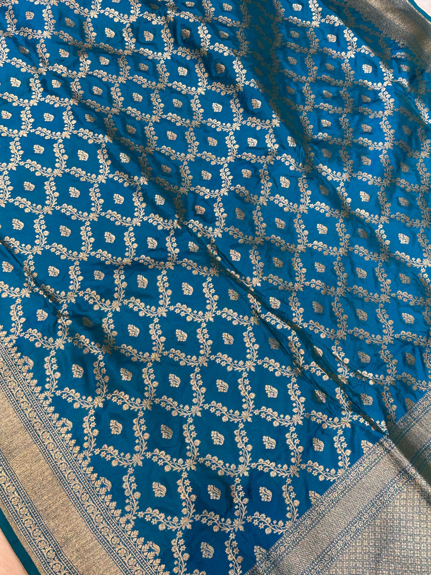 Banaras 100% Pure katan Premium Jaal Silk Saree with allover beautiful Water Zari Jaal design