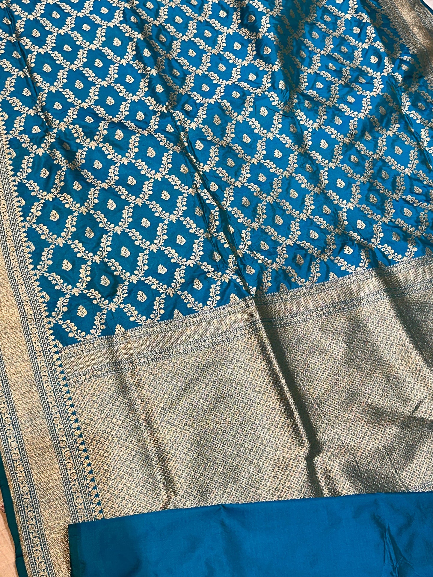 Banaras 100% Pure katan Premium Jaal Silk Saree with allover beautiful Water Zari Jaal design
