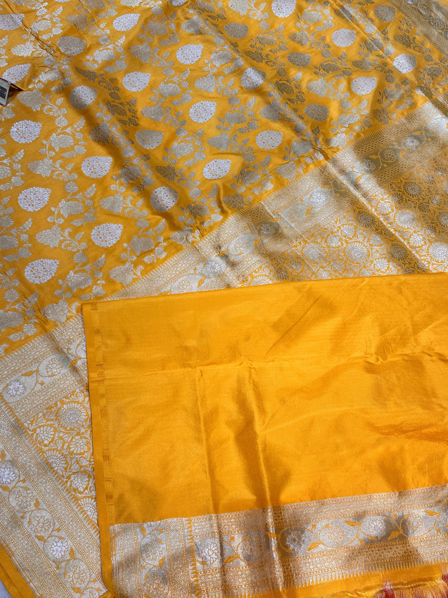 Banaras 100% Pure katan Silk Saree with allover beautiful Sona Roopa jaal design On full body