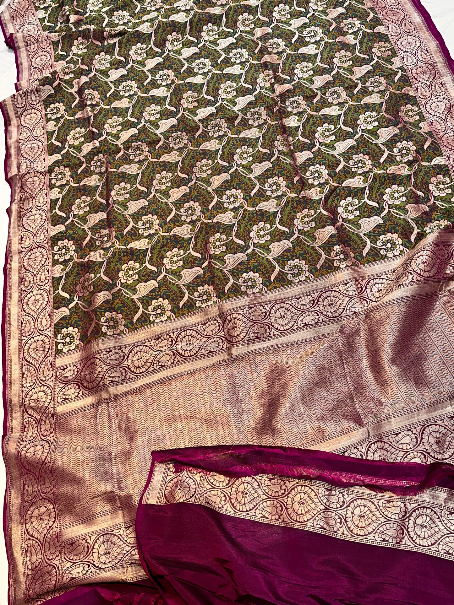 Banaras 100% pure Georgette katan silk Saree with premium real Zari silk saree (Megenta)