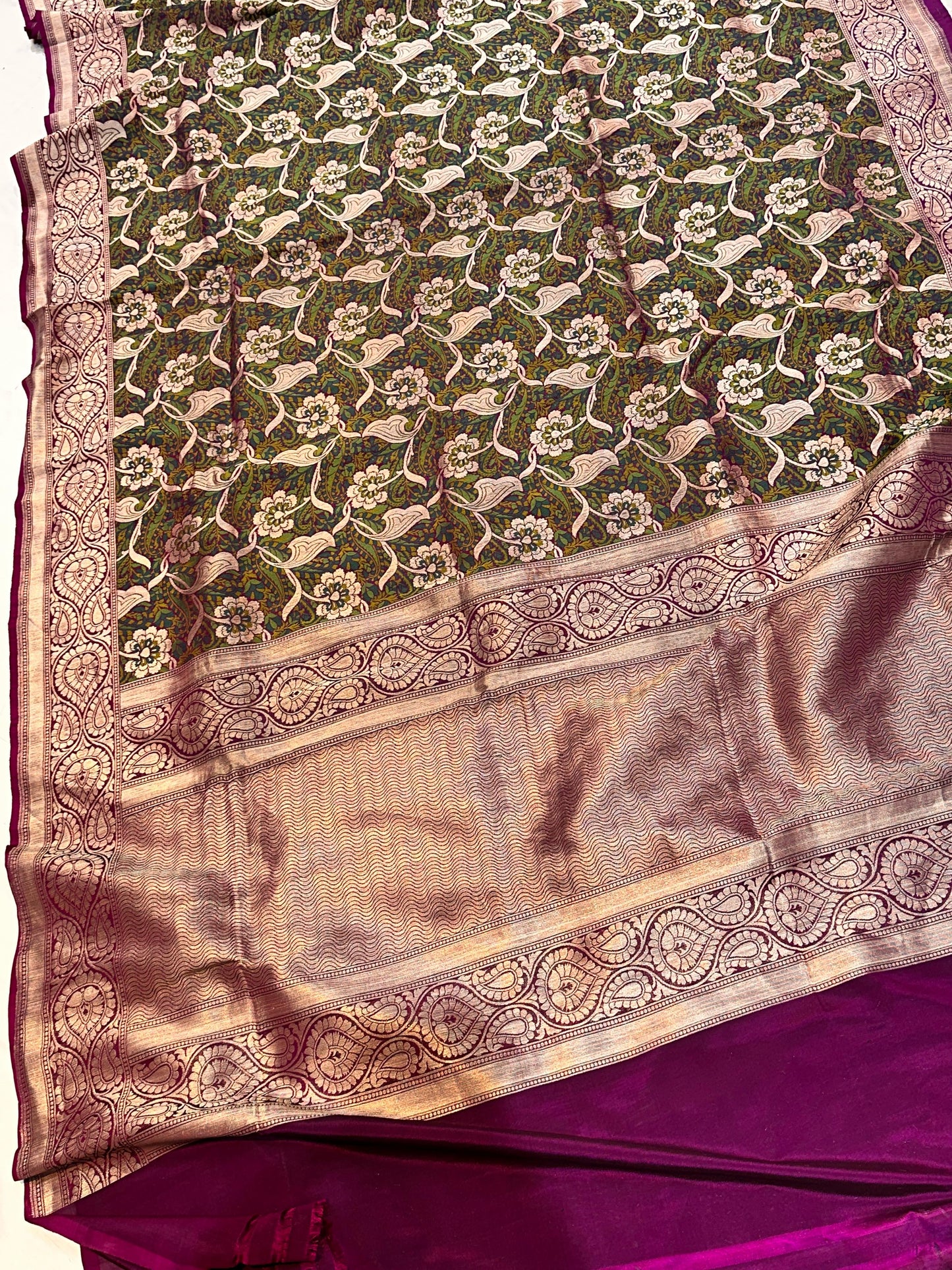 Banaras 100% pure Georgette katan silk Saree with premium real Zari silk saree (Megenta)