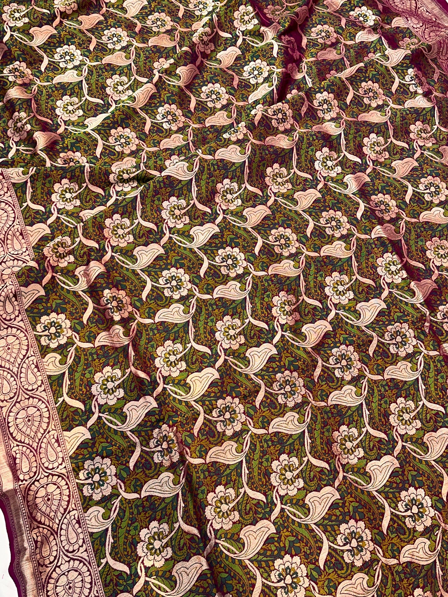 Banaras 100% pure Georgette katan silk Saree with premium real Zari silk saree (Megenta)
