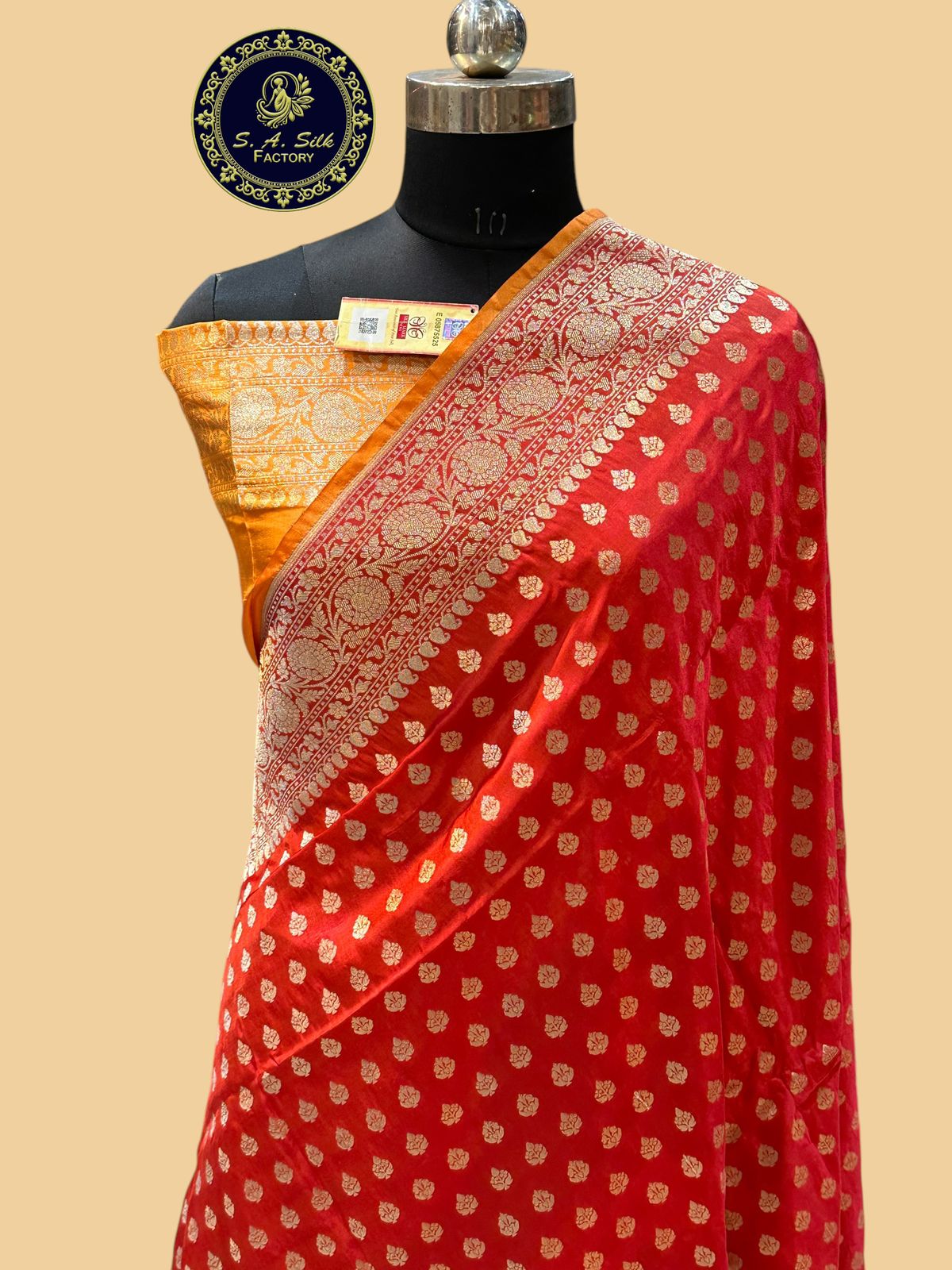 Banaras 100% Pure katan Buti Silk Saree with allover Buti and zari border