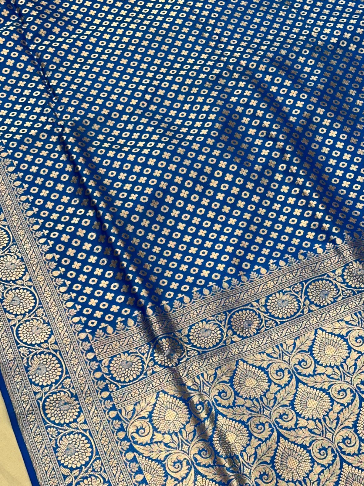 Banaras 100% Pure katan buti Silk Saree with allover Buti zari weave Design