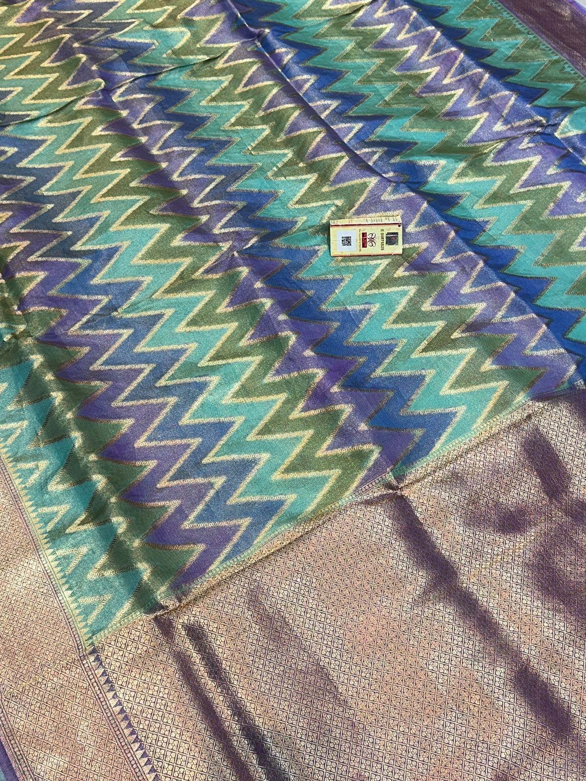 Banaras 100% Pure Tissue katan Silk Saree with allover degital zari weave Zig Zag Design