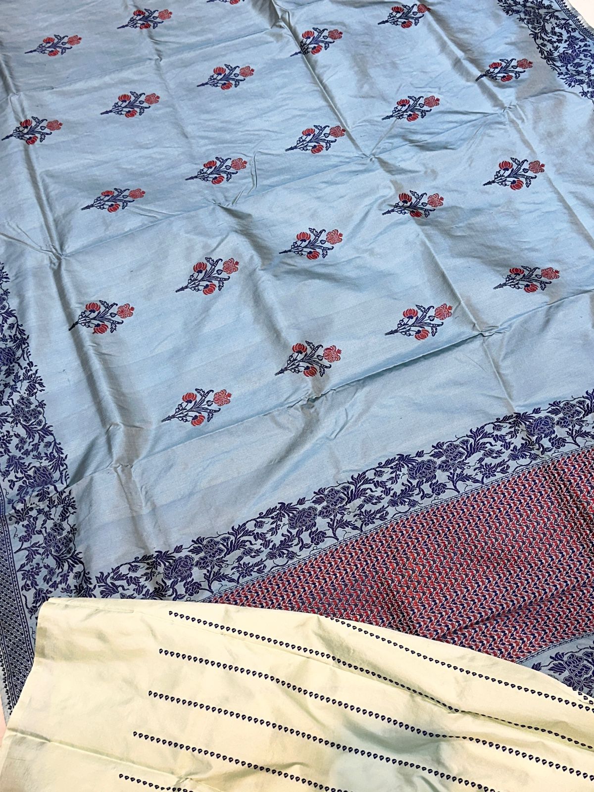 Banaras 100% Pure katan Silk (Kadhwa) Saree with allover kadua Resham buta weave