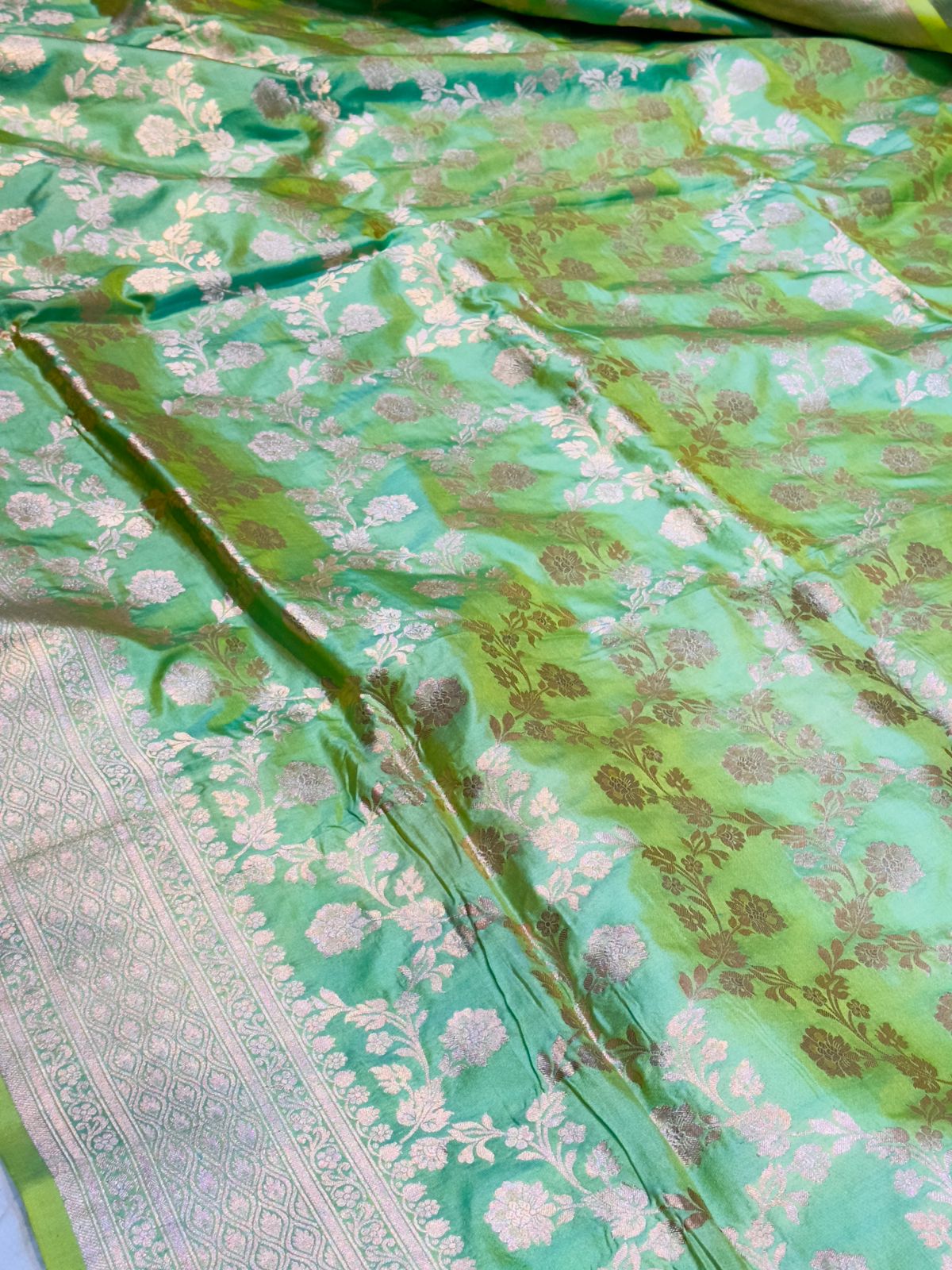 Banaras 100% Pure katan Silk Saree with allover jaal Design and Zari border