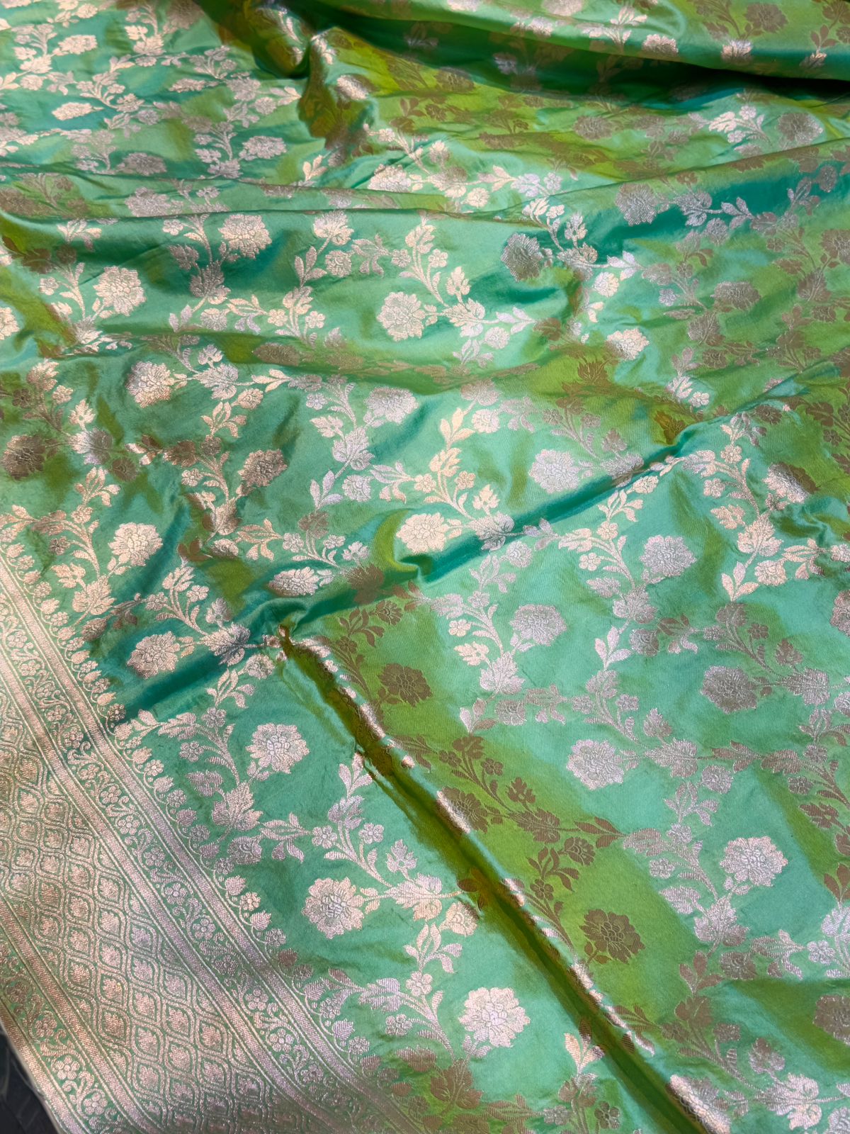 Banaras 100% Pure katan Silk Saree with allover jaal Design and Zari border