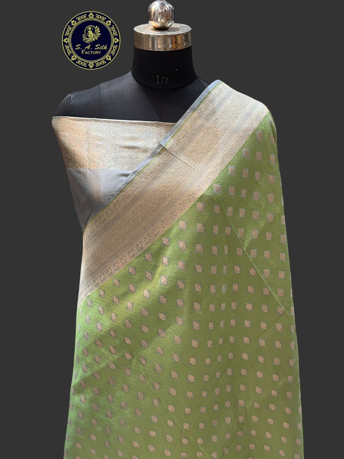 Banaras 100% Pure katan Tanchui Silk Saree with allover antique Zari Buti weave
