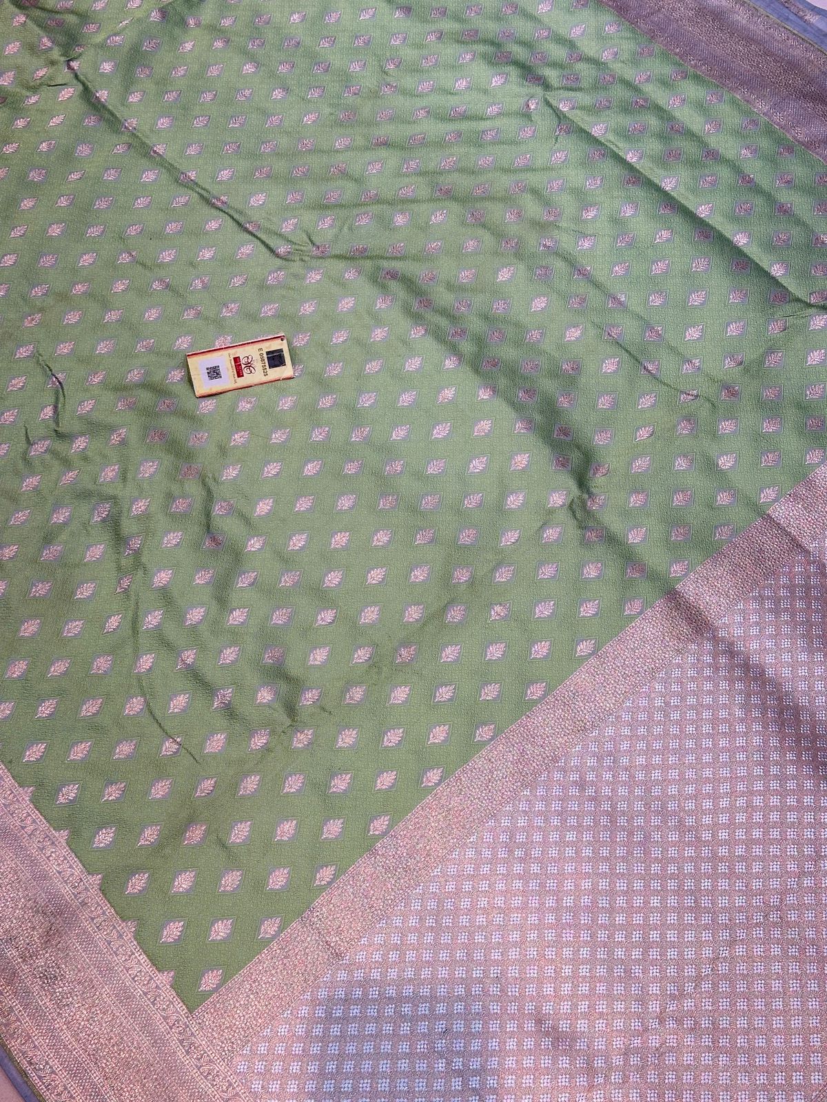 Banaras 100% Pure katan Tanchui Silk Saree with allover antique Zari Buti weave