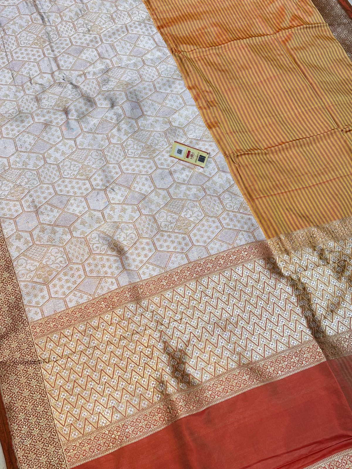 Banaras 100% Pure katan Silk Saree with allover antique Zari Skirt weave Design