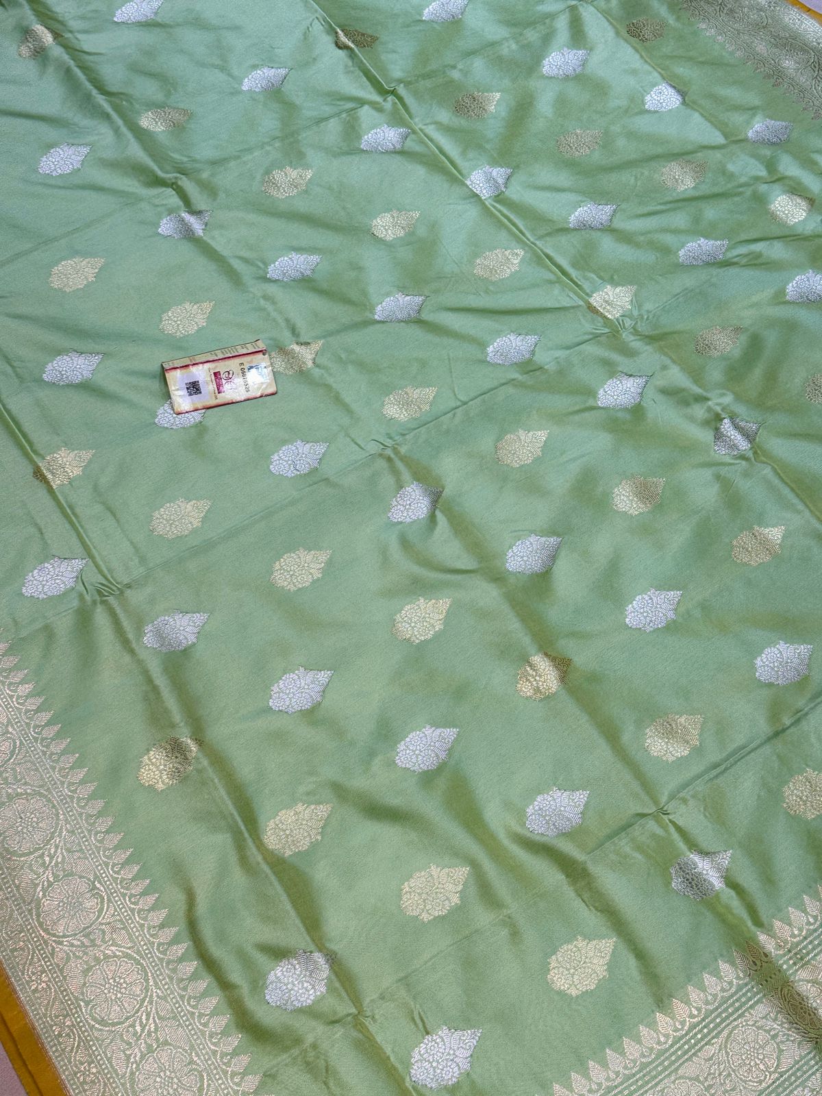Banaras 100% Pure katan Silk Saree with allover Sona Roopa zari weave Kadua Buta