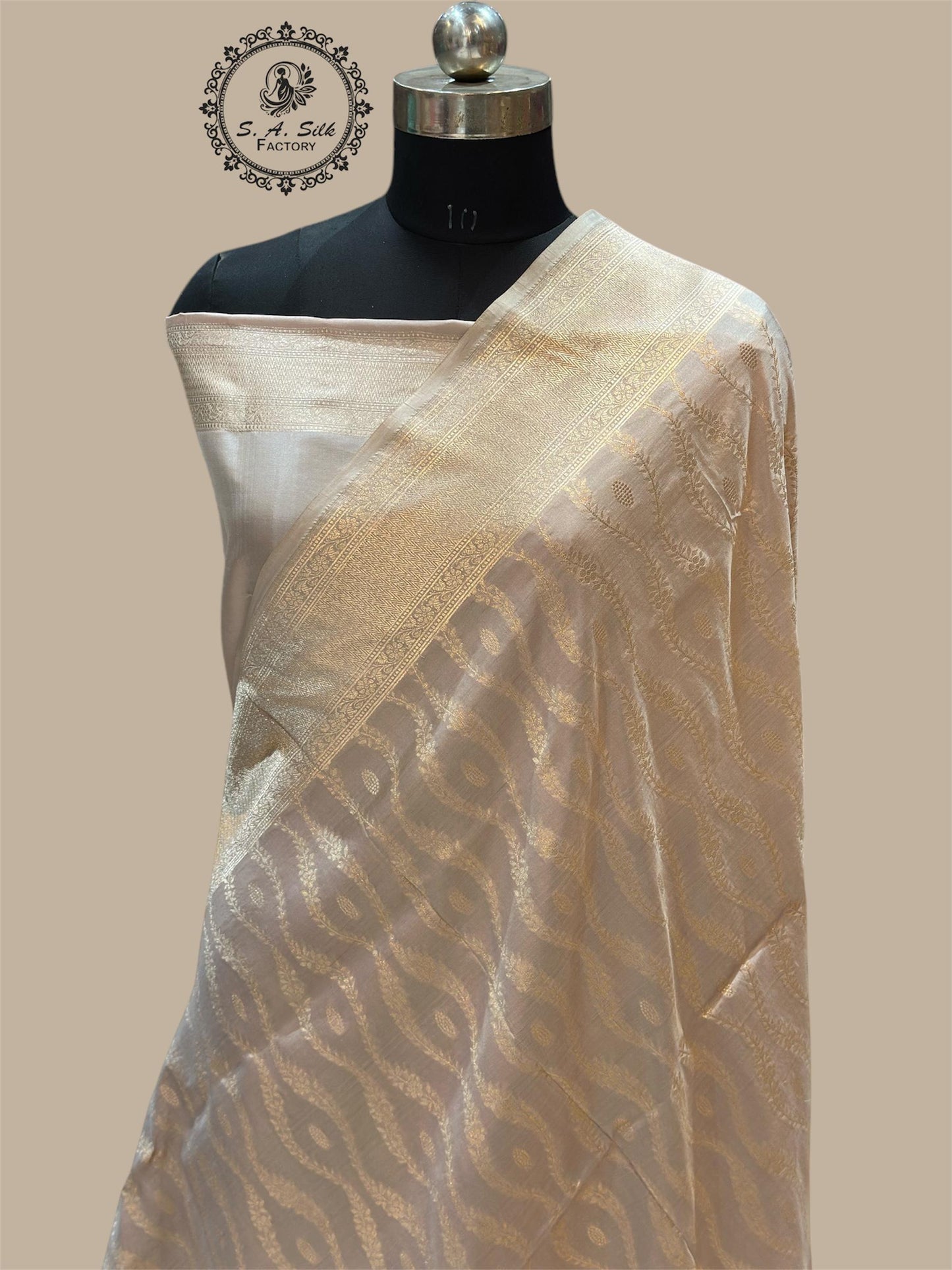 Banaras 100% Pure katan Silk Saree with allover beautiful Lehariya jaal design