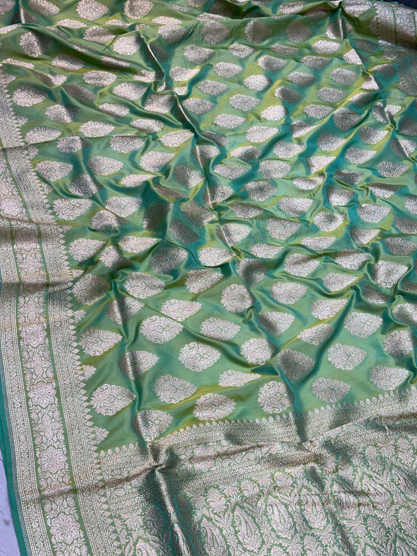 Banaras 100% Pure katan Silk Saree with allover beautiful Buta design