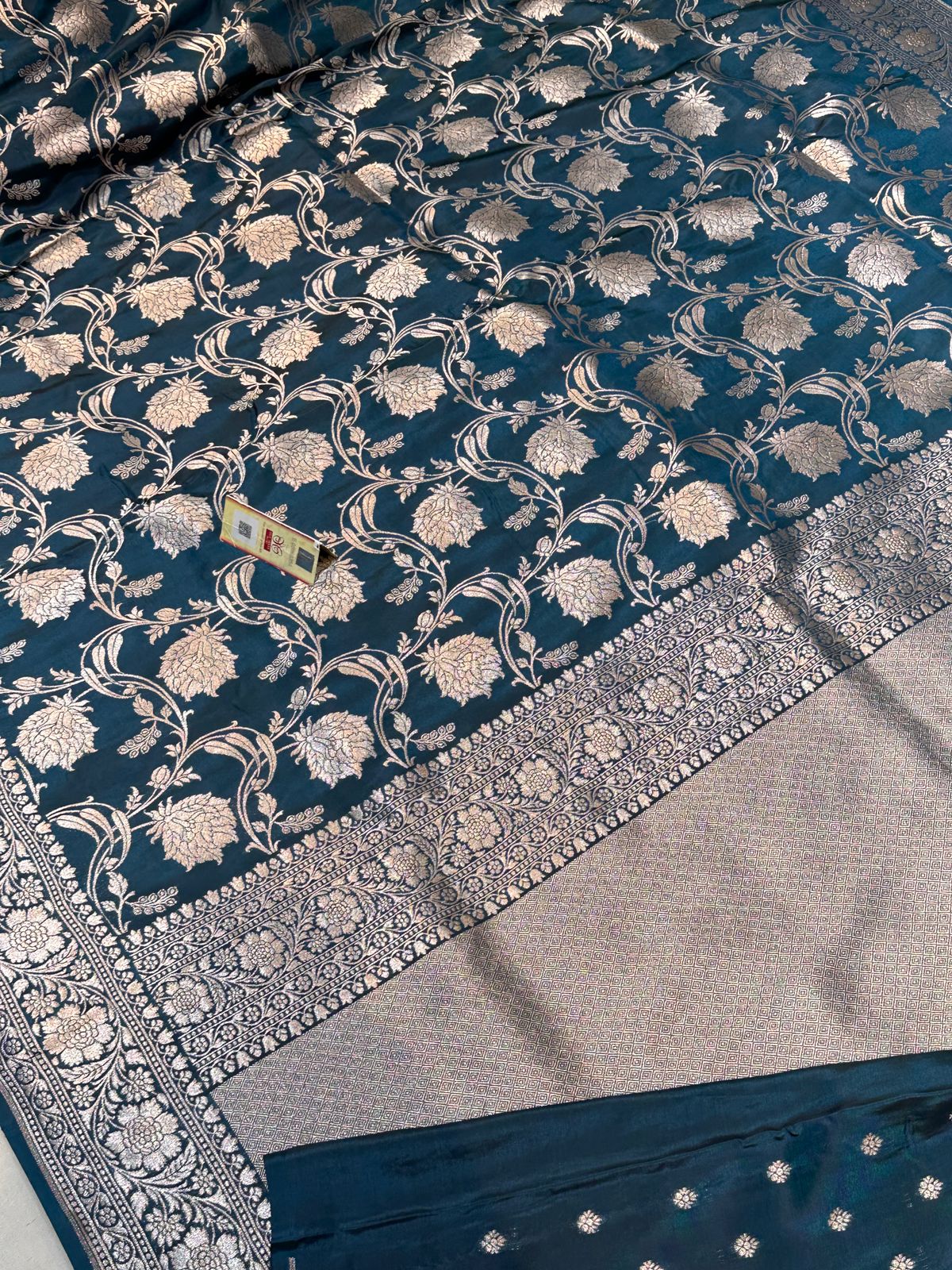 Banaras 100% pure katan silk Saree with allover real zari weave antique jaal design (Dark Rama Green)