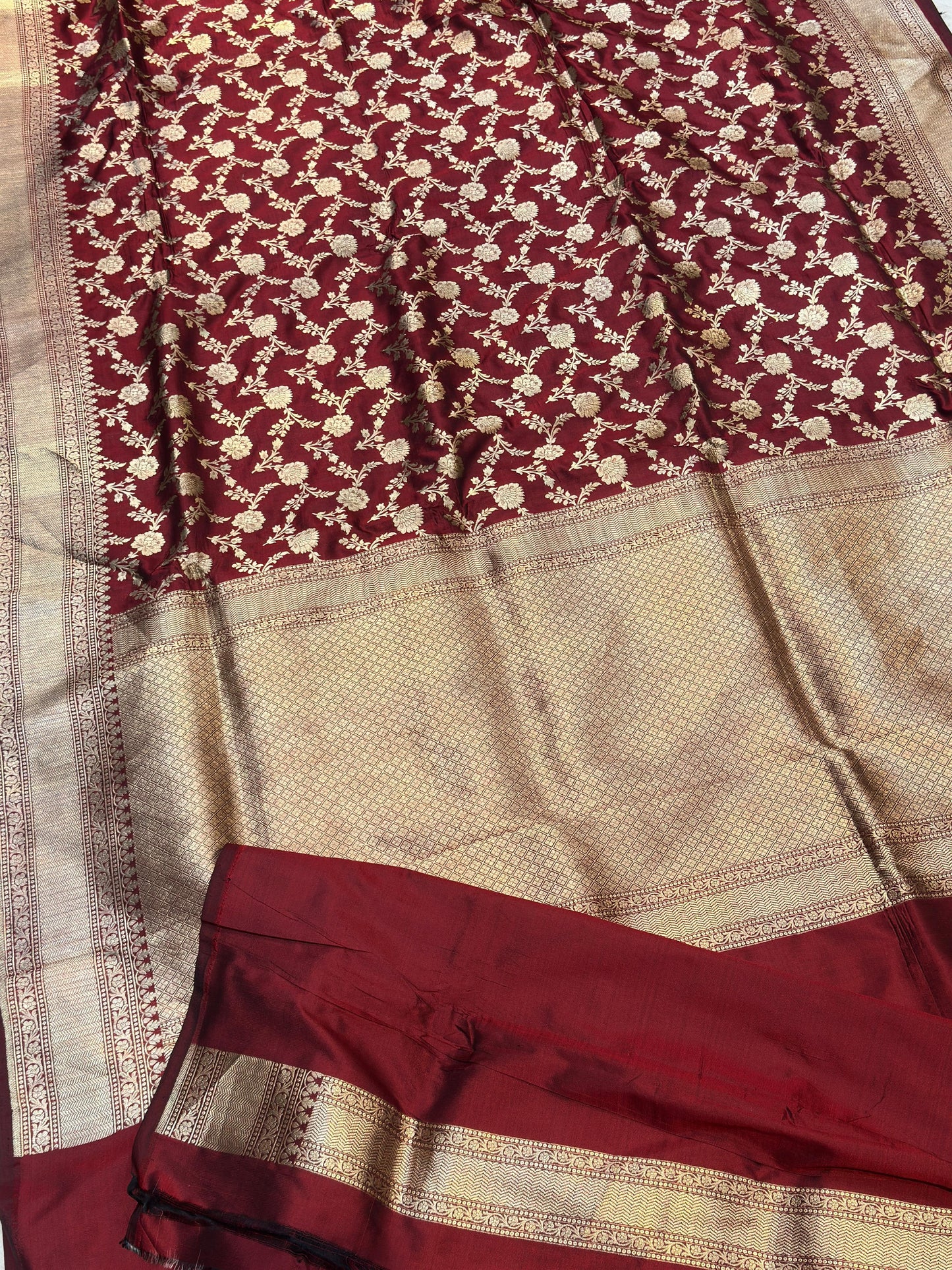 Banaras 100% Pure katan Silk Saree with allover beautiful jaal design On full body