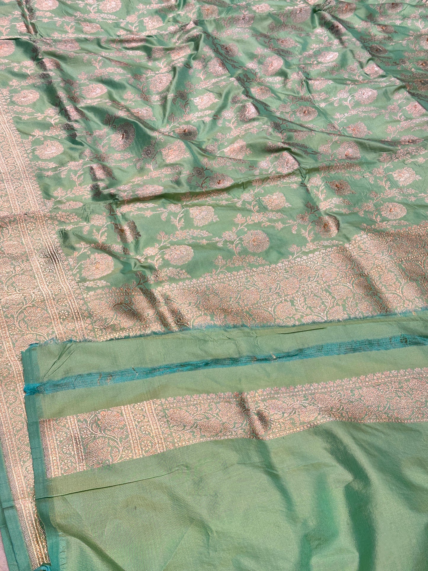 Banaras 100% Pure katan Silk Saree with allover beautiful jaal design On full body