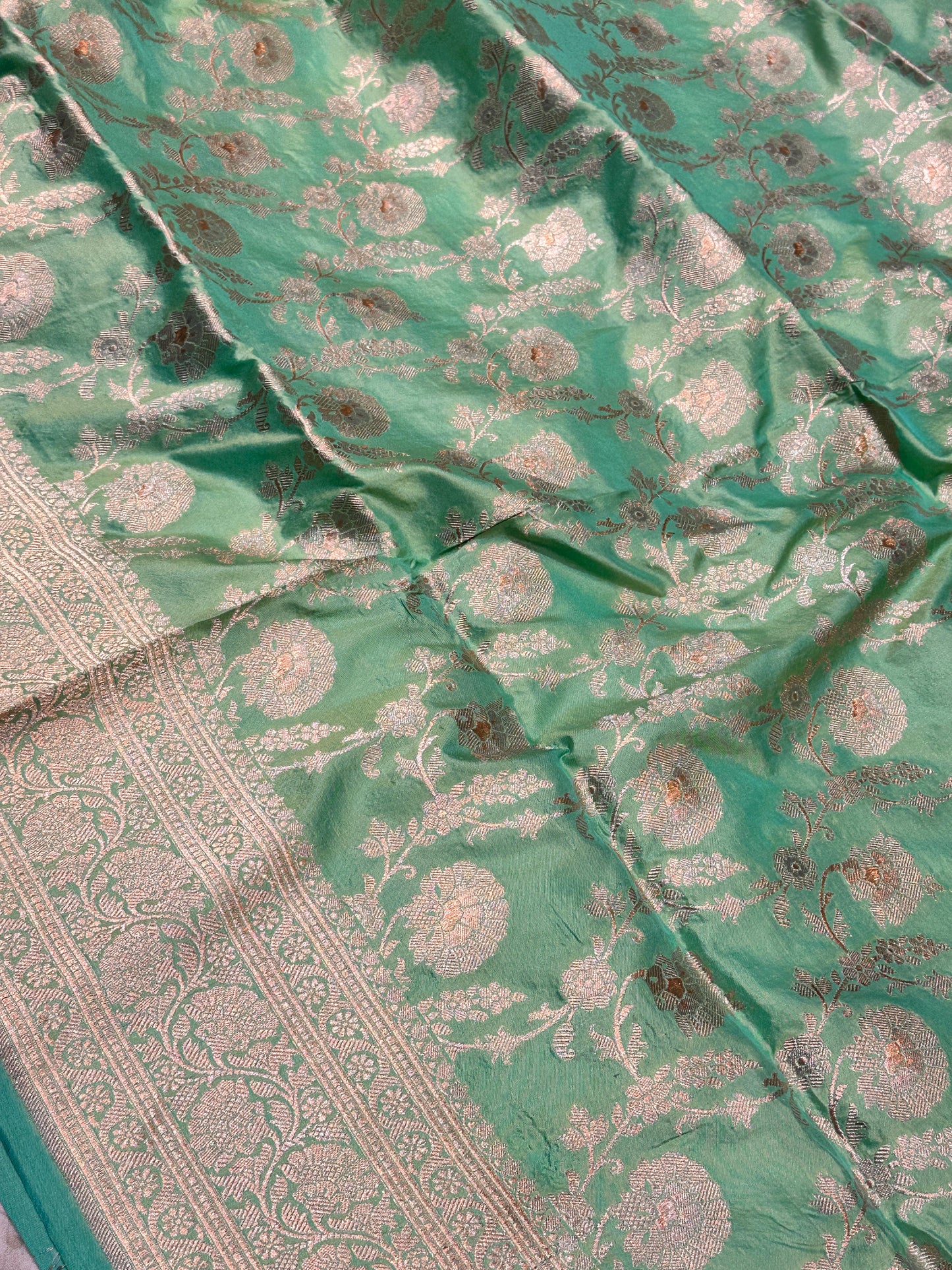 Banaras 100% Pure katan Silk Saree with allover beautiful jaal design On full body