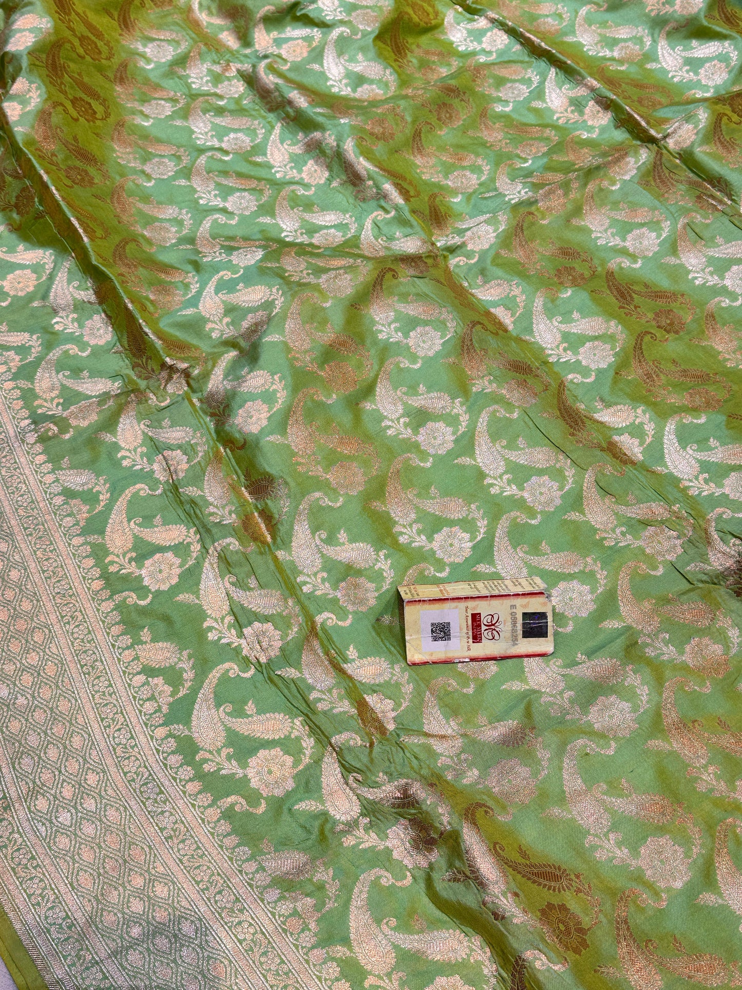 Banaras 100% Pure katan Silk Saree with allover beautiful jaal design On full body