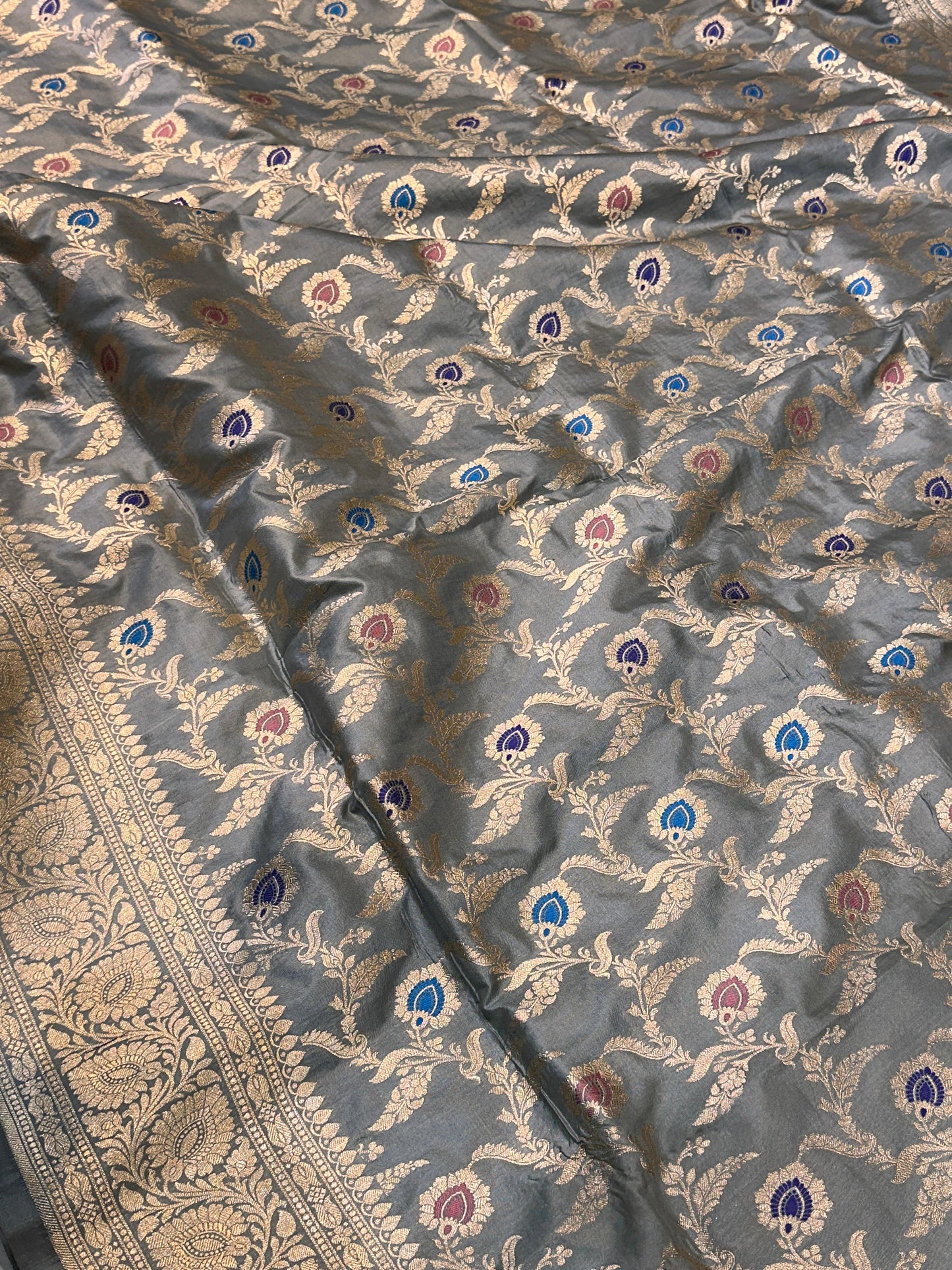 Banaras 100% Pure katan Silk Saree with allover beautiful Mina jaal design On full body