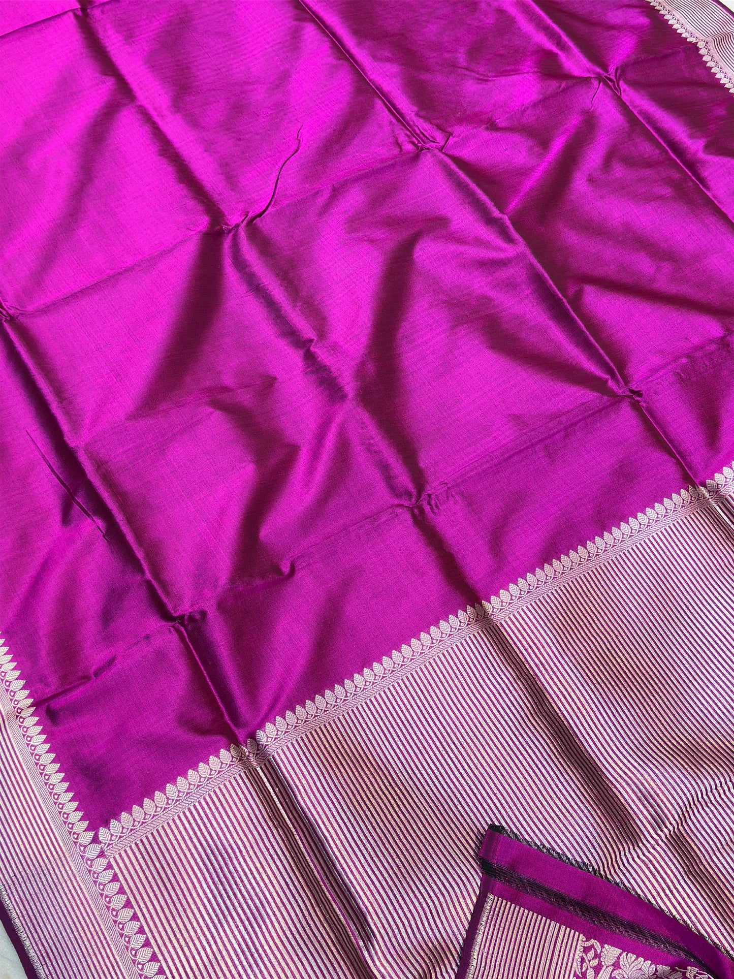 Banaras 100% Pure katan Silk Saree with allover plain full body with Silver zari colour of weave