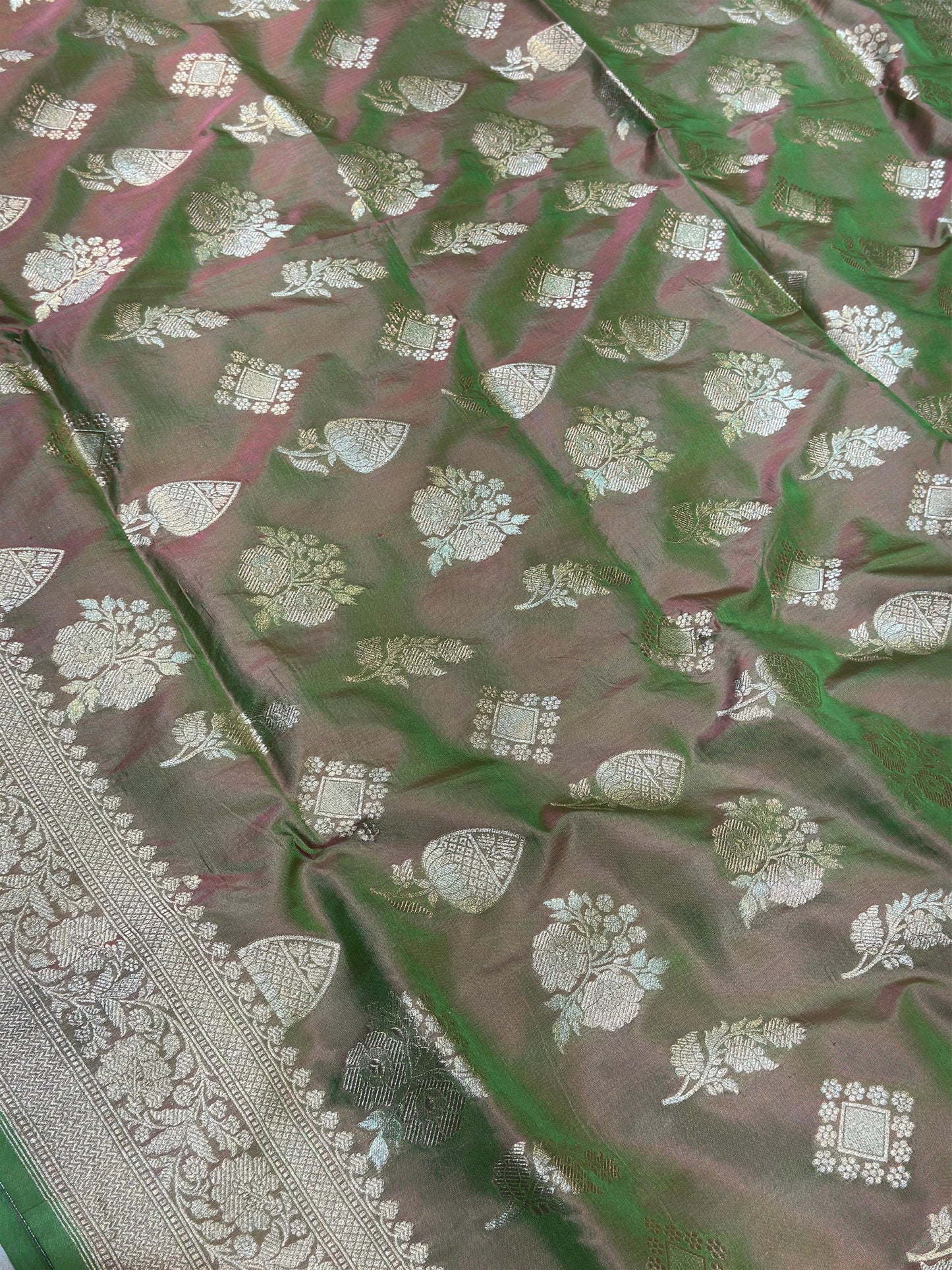 Banaras 100% Pure katan Silk Saree with allover beautiful jaal design On full body with water zari