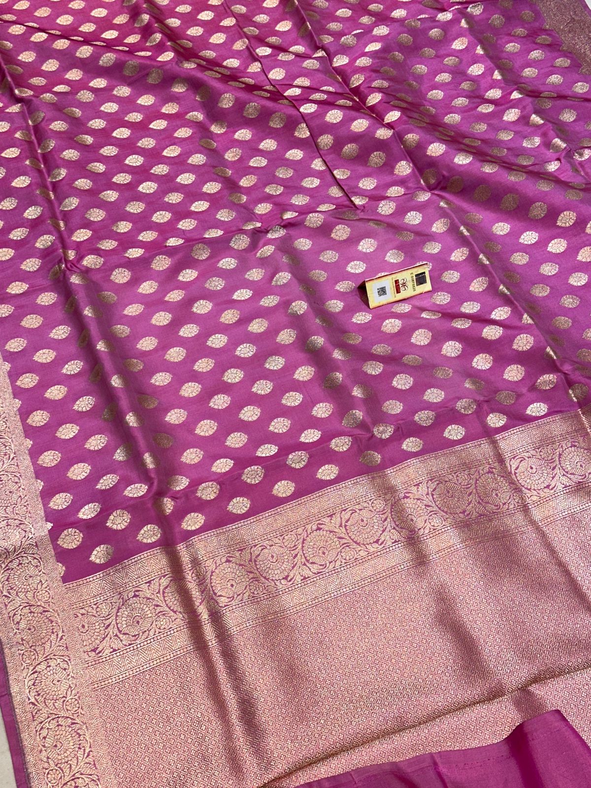 Banaras 100% Pure katan Buti Silk Saree with allover Buti and zari border with self blouse