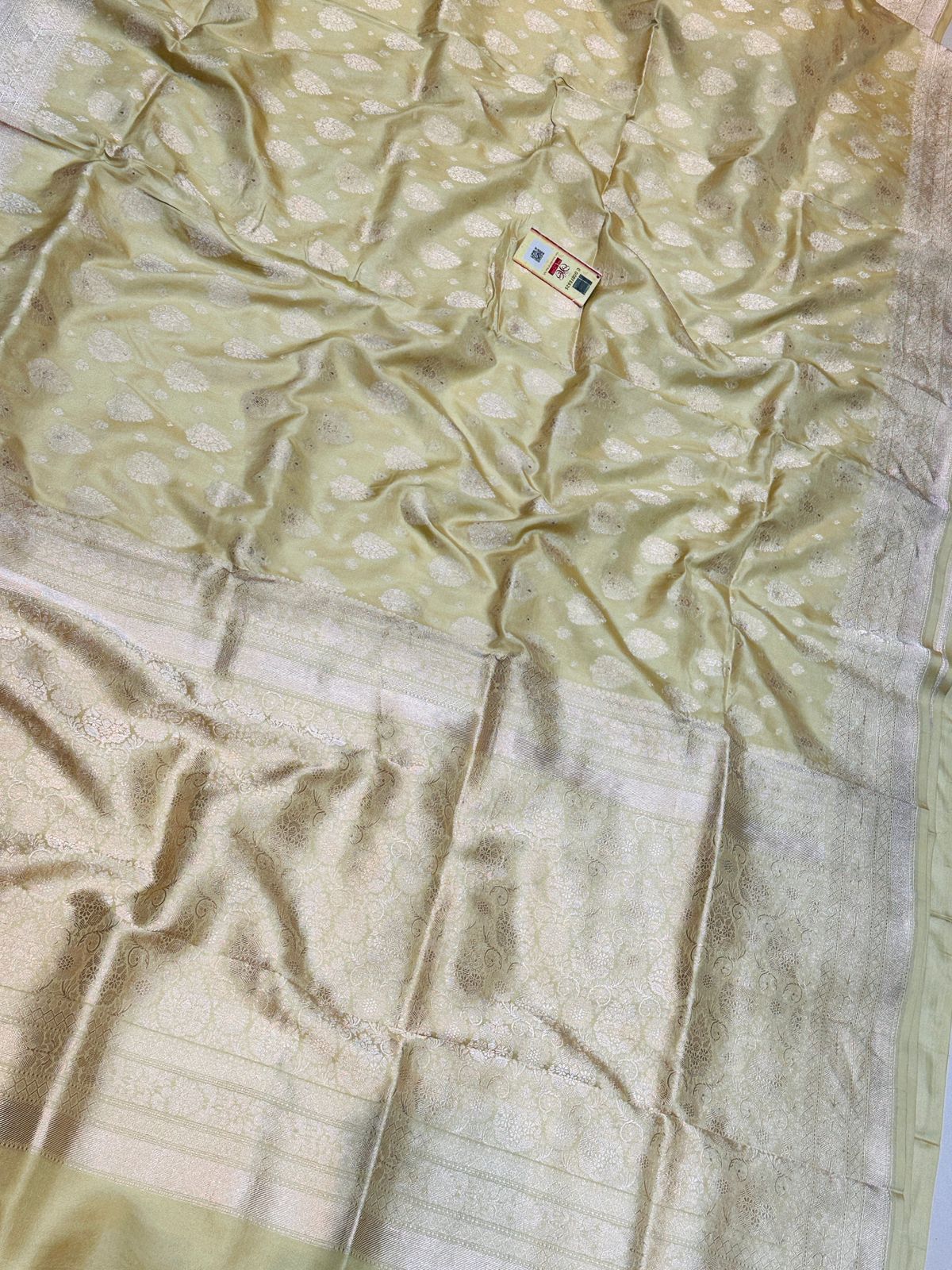 Banaras 100% Pure katan jaal Silk Saree with allover zari weave Buta Design