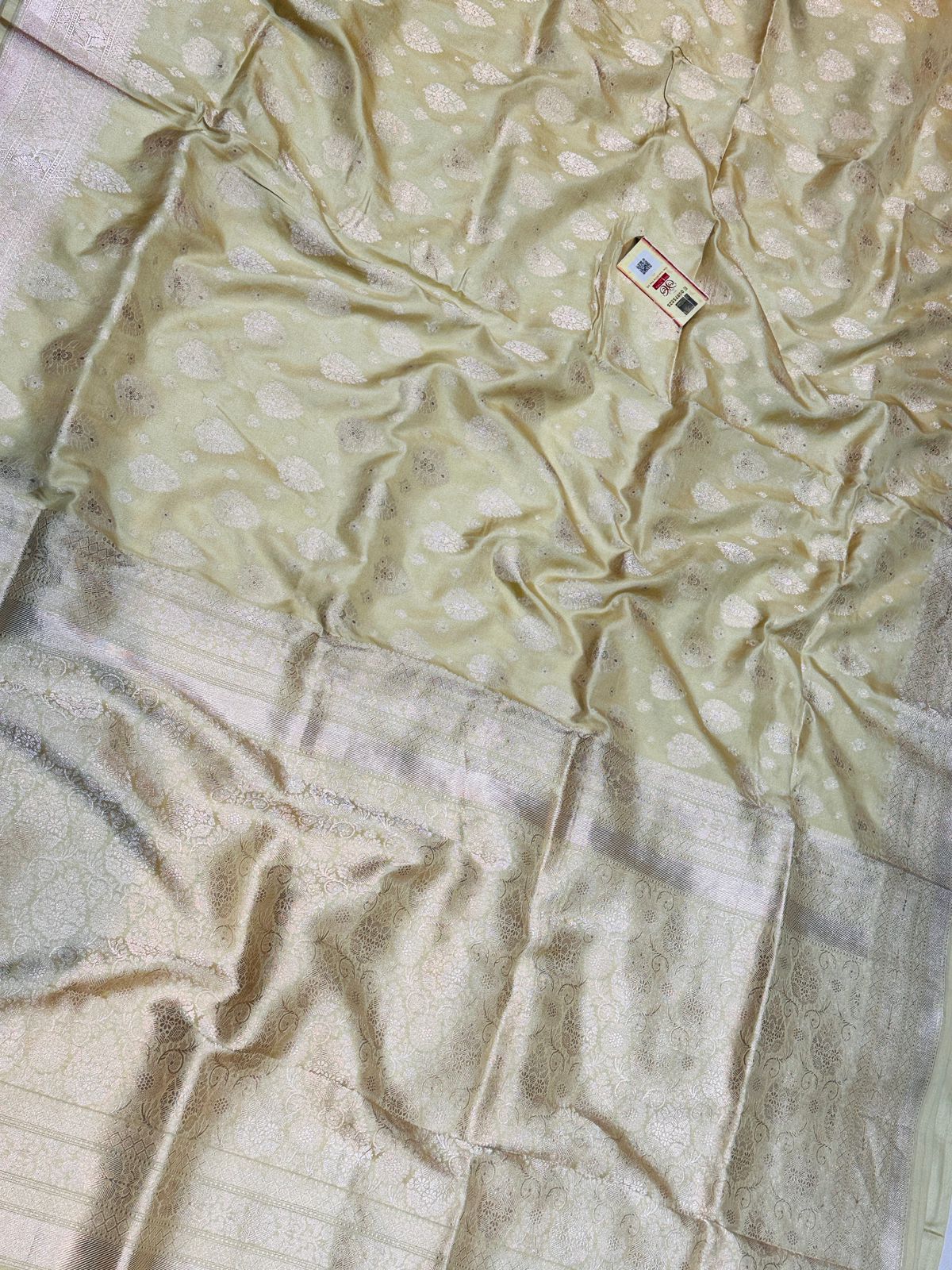 Banaras 100% Pure katan jaal Silk Saree with allover zari weave Buta Design